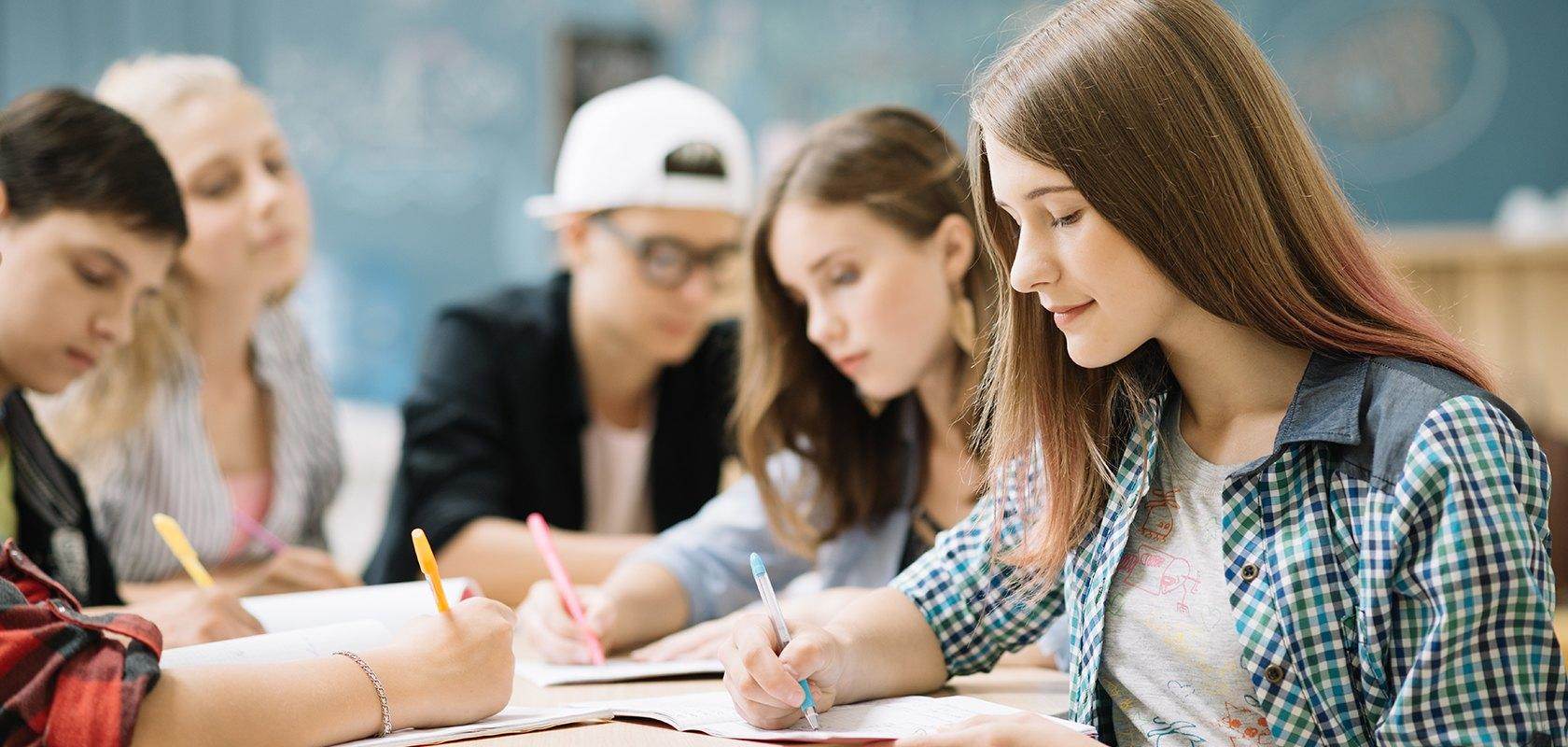 Étudiants se préparant pour leur examen GRE